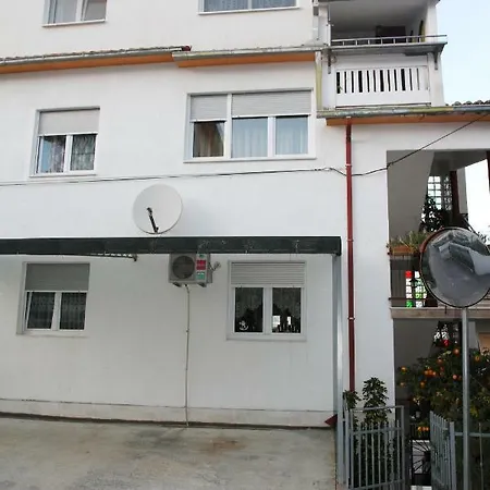 Apartment Raos Iva