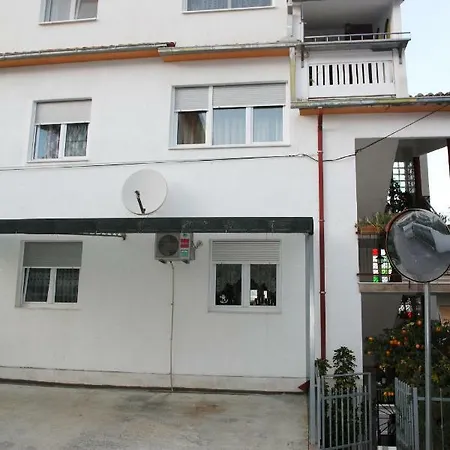 Apartament Raos Iva