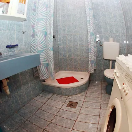 Apartament Raos Iva