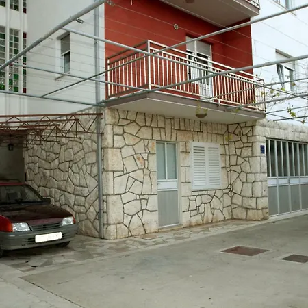 Apartament Raos Iva