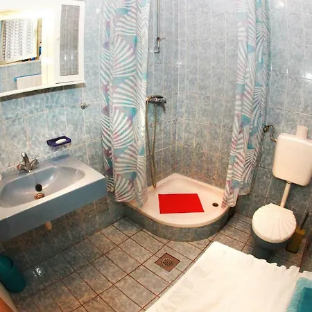 Raos Iva Апартаменти