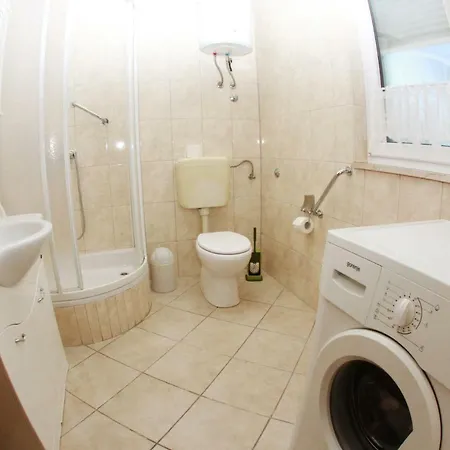 Raos Iva * Трогір