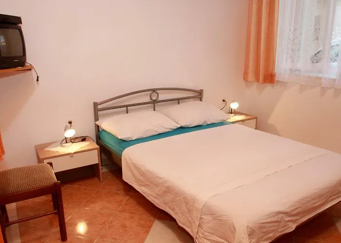 Raos Iva Appartement *